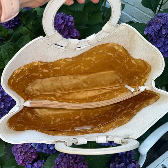 Hunting World White Leather Circle Handle Handbag - Picture 2 of 5